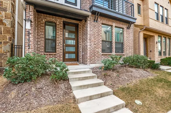 Dallas, TX 75231,8233 Laflin Lane