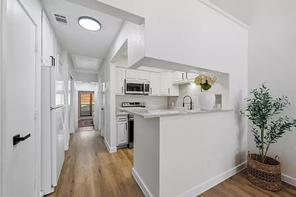 Bedford, TX 76021,2527 Shady Ridge Drive