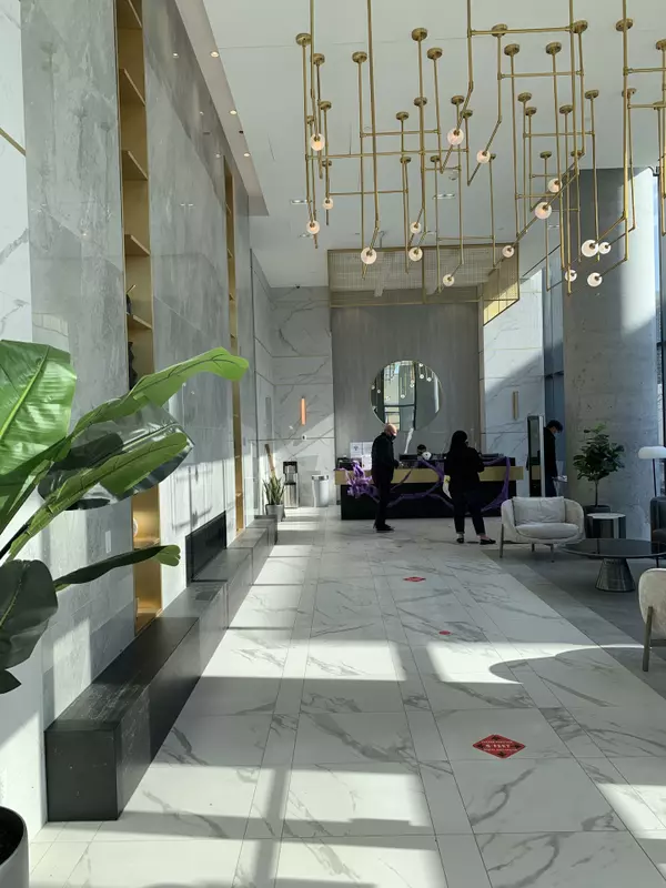 Vaughan, ON L4K 0J5,5 Buttermill AVE #5309