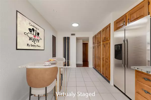 Dallas, TX 75238,10906 Listi Drive