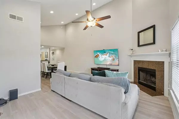 Dallas, TX 75243,9437 Timberleaf Drive