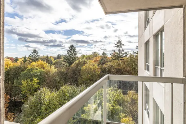 253 Merton ST #805, Toronto C10, ON M4S 3H2