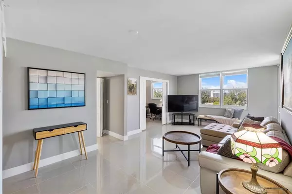 Pompano Beach, FL 33062,1505 N Riverside Dr #605