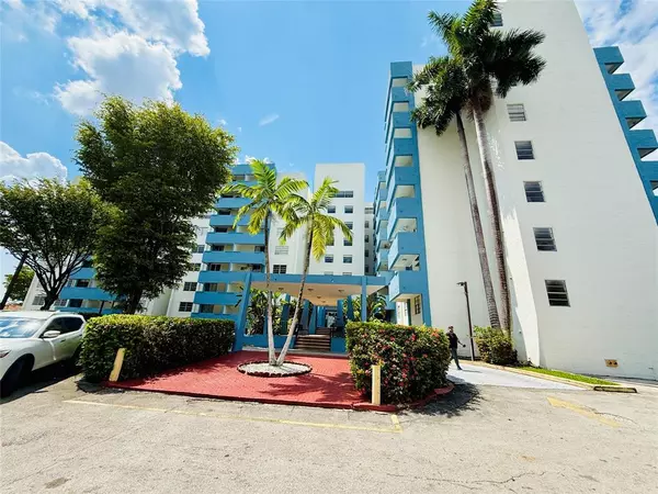 Miami, FL 33126,5050 NW 7th St #PH16