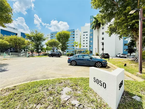 Miami, FL 33126,5050 NW 7th St #PH16