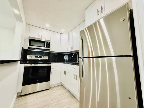 Miami, FL 33126,5050 NW 7th St #PH16