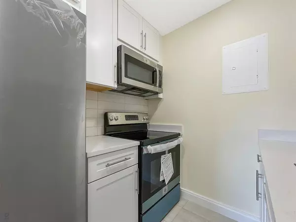 Coral Springs, FL 33065,8921 NW 28th Dr #B