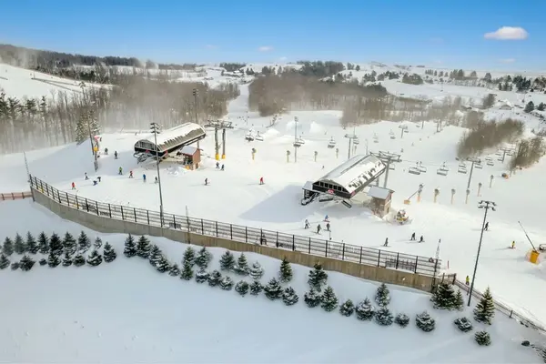 Oro-medonte, ON L0K 1E0,4885 6 Line N