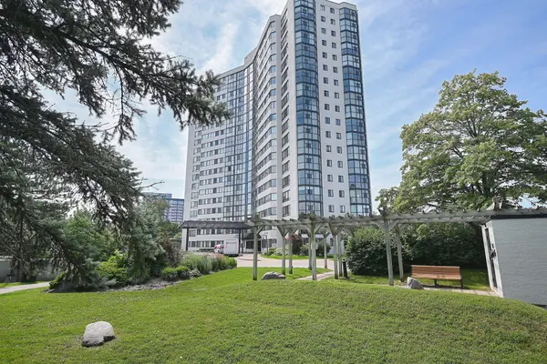 Mississauga, ON L4W 4H4,1360 Rathburn RD E #Ph04