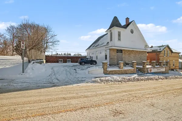 Cambridge, ON N1R 3Y6,37 Wellington ST