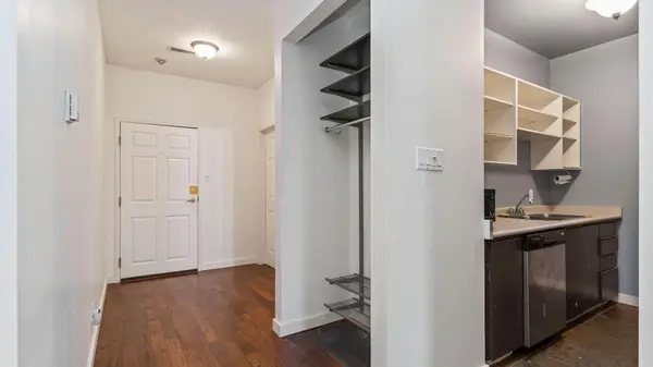 272 Dundas ST #204, London East, ON N6B 1T6