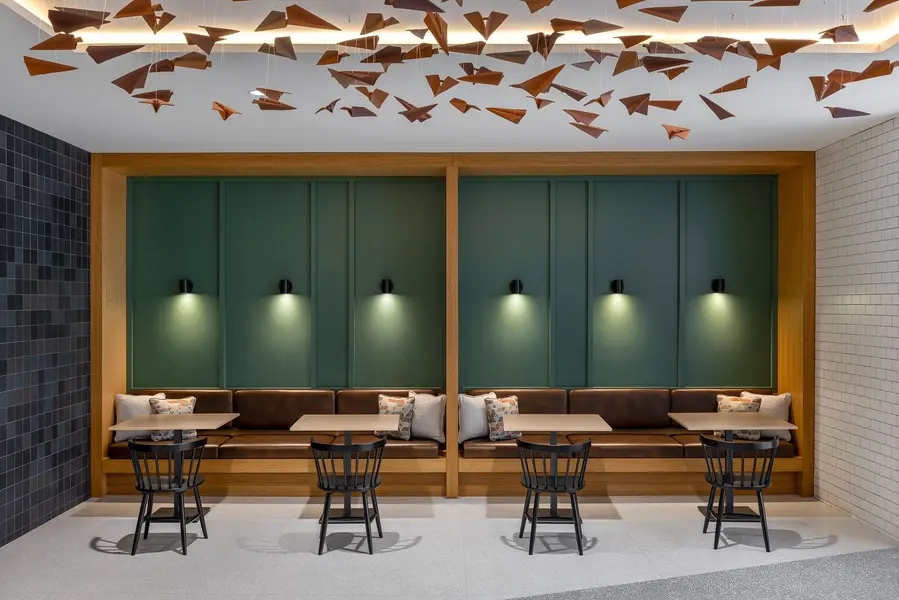 2495 Eglinton AVE W #413, Mississauga, ON L5M 2T2