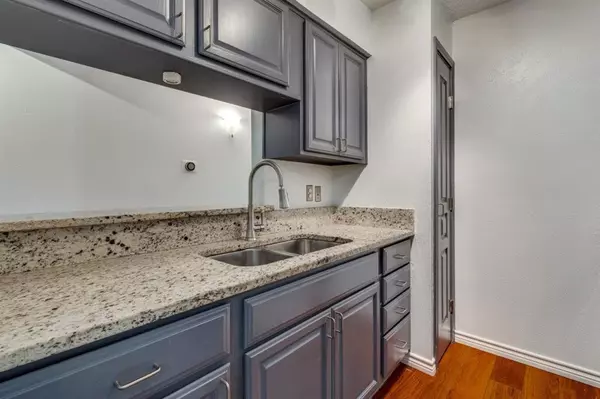 Dallas, TX 75219,4851 Cedar Springs Road #292