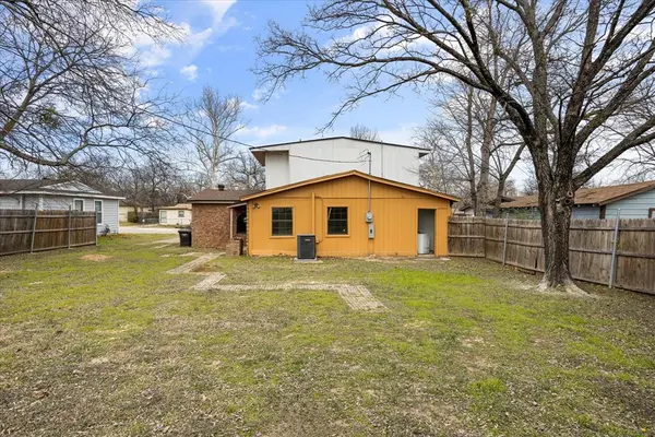 Fort Worth, TX 76105,4628 Burton Avenue