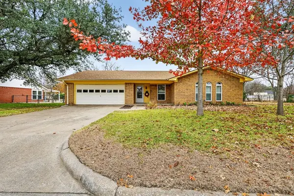 1305 Elizabeth Boulevard, Granbury, TX 76048