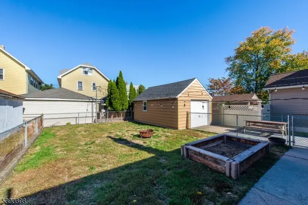 Clifton City, NJ 07011,14 Hobart Pl