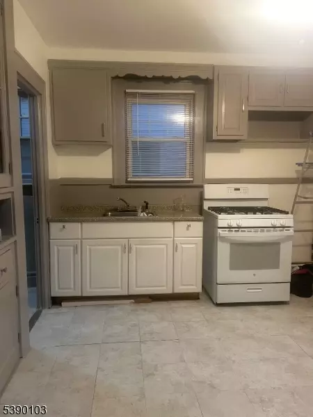 Irvington Twp., NJ 07111,57 Durand Pl #1