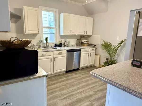 Elizabeth City, NJ 07201,580 Monroe Ave