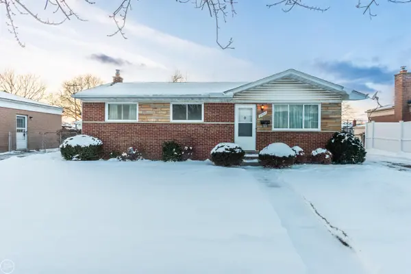 27443 Strathmoor DR, Warren, MI 48092