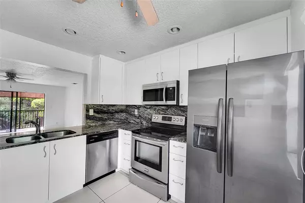 Coral Springs, FL 33065,9182 NW 40th St #9182