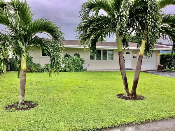8260 NW 11th Ct, Pembroke Pines, FL 33024