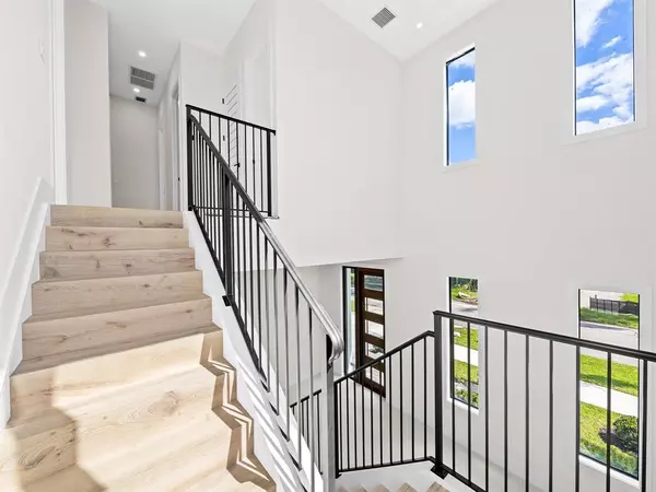 Fort Lauderdale, FL 33304,1401 NE 16th Ave