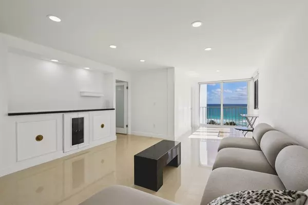 Miami Beach, FL 33141,6450 Collins Ave #901