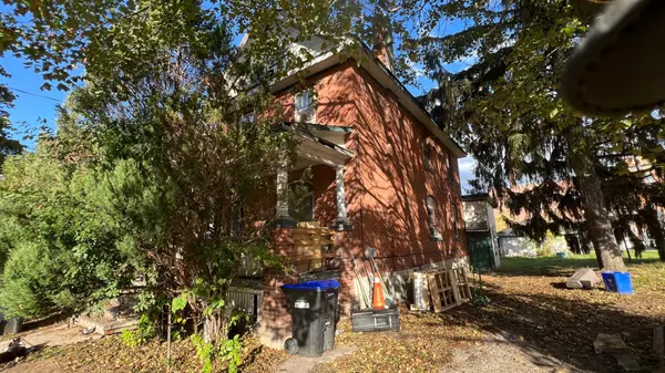 Collingwood, ON L9Y 2T2,111 BEECH ST