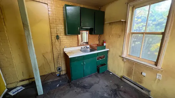 Collingwood, ON L9Y 2T2,111 BEECH ST