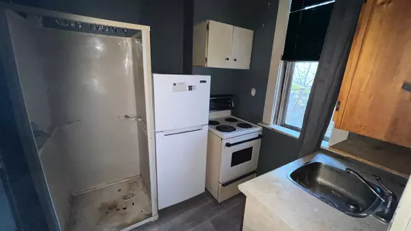 Collingwood, ON L9Y 2T2,111 BEECH ST