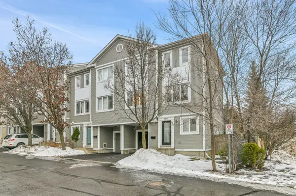 Cyrville - Carson Grove - Pineview, ON K1J 1J9,563 Burleigh Private