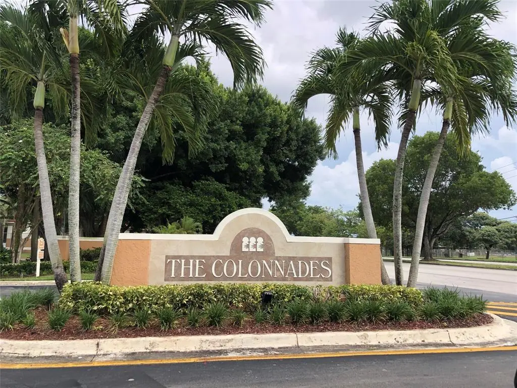 Plantation, FL 33324,729 NW 92nd Ave