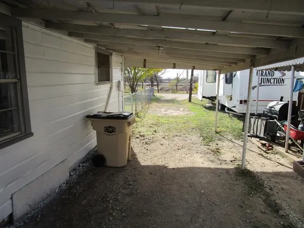 Santa Anna, TX 76878,905 Wallis Avenue