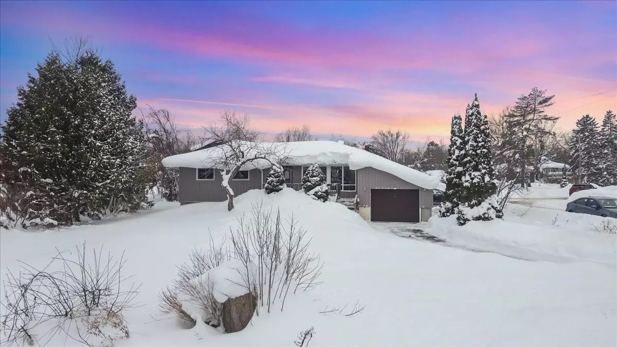 Tay, ON L0K 1R0,156 EVERGREEN AVE