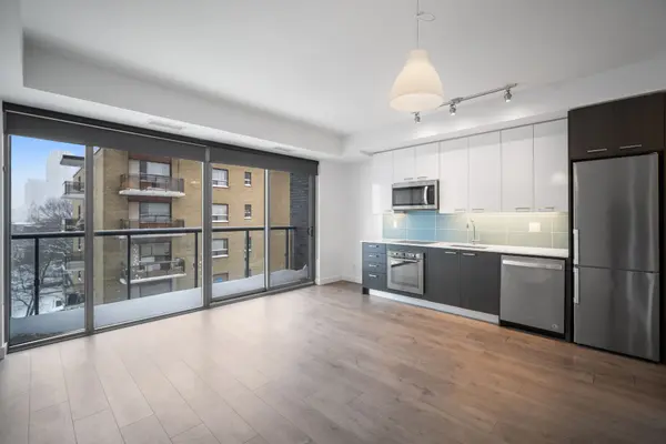 Toronto C03, ON M6C 0B1,109 Vaughan RD #501