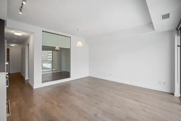 Toronto C03, ON M6C 0B1,109 Vaughan RD #501