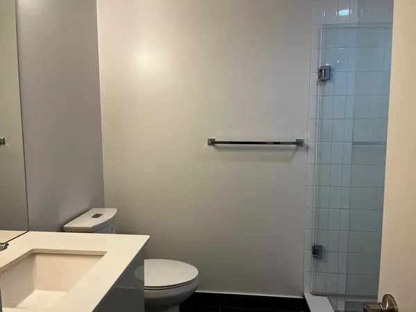 Toronto C01, ON M5T 2W5,210 Simcoe ST #1613