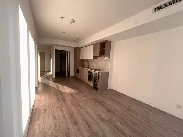 Toronto C03, ON M5P 0A6,2020 Bathurst ST #638