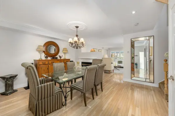 Toronto C13, ON M4A 2X3,10 Sufi CRES