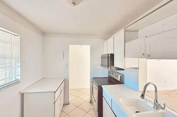 Lauderhill, FL 33313,2800 NW 56th Ave #G407