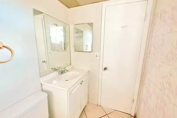 Lauderhill, FL 33313,2800 NW 56th Ave #G407