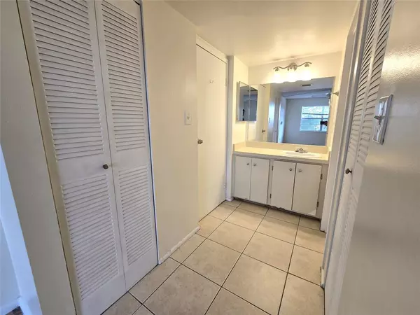 Deerfield Beach, FL 33064,4334 NW 9th Ave #9-3B