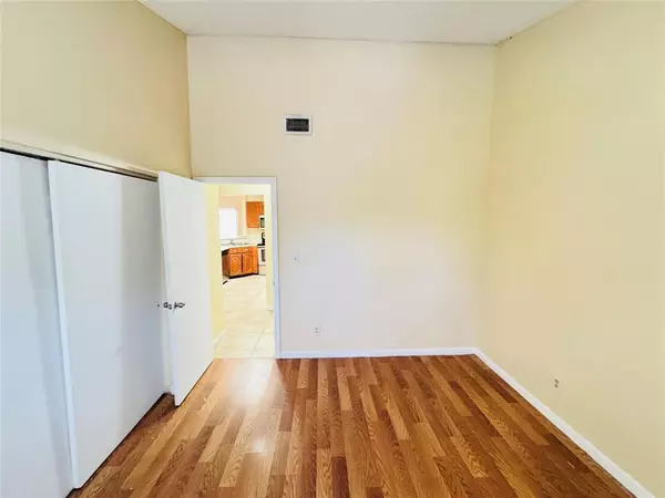 Lauderdale Lakes, FL 33309,3449 NW 44th St #202