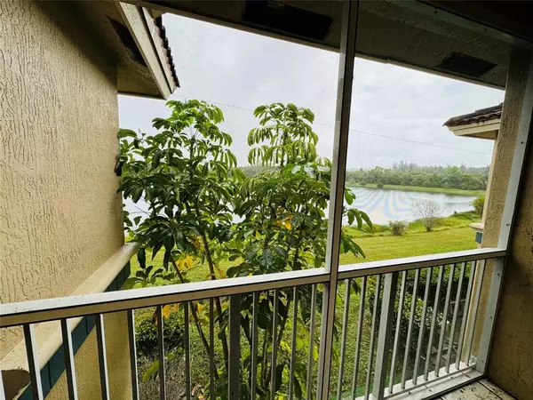 West Palm Beach, FL 33411,1157 Golden Lakes Blvd #622