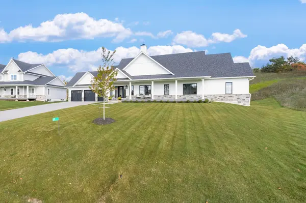 Oro-medonte, ON L0K 1E0,17 Clydesdale CT