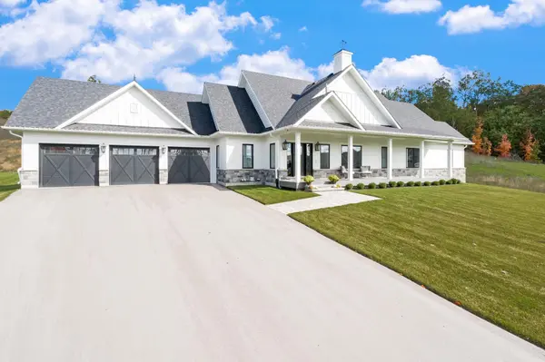 Oro-medonte, ON L0K 1E0,17 Clydesdale CT