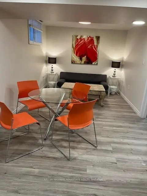 Barrie, ON L4M 6Y8,16 Nicole Marie AVE #Lower