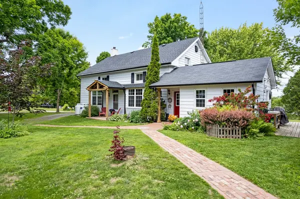 Rideau Lakes, ON K0G 1V0,4 Station RD