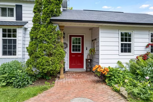 Rideau Lakes, ON K0G 1V0,4 Station RD