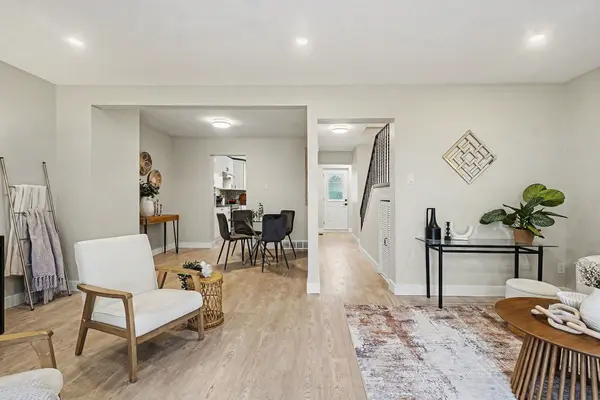 Blackburn Hamlet, ON K2V 0J2,2336 Orient Park DR #61